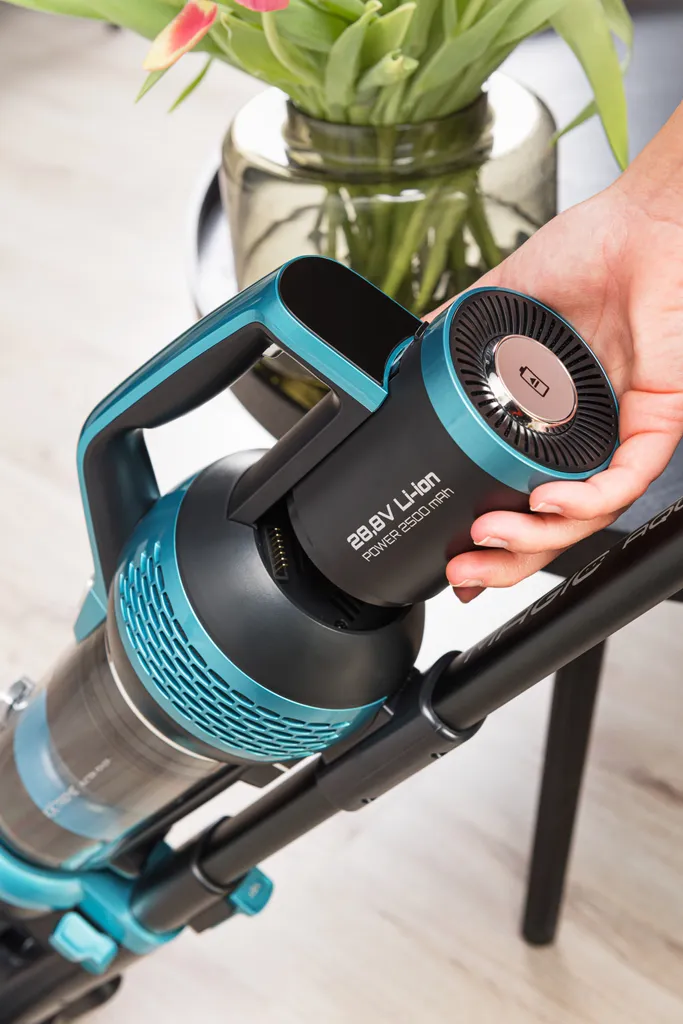Hand- Und Akkustaubsauger ETA Magic Aqua Plus 3 In 1 28,8 V Artikel-Nr.: ETA723690000 Xtrem Leistungsstarker 5-in-1-Handstabstaubsauger Mit Hervorragender Filterung, Konstant Starker Saugleistung, 28,8 V Li-Ionen-Akku Und Umfangreichem Zubehör 12 Hand- Und Akkustaubsauger ETA Magic Aqua Plus 3 In 1 28,8 V Artikel-Nr.: ETA723690000 Xtrem Leistungsstarker 5-in-1-Handstabstaubsauger Mit Hervorragender Filterung, Konstant Starker Saugleistung, 28,8 V Li-Ionen-Akku Und Umfangreichem Zubehör – Bild 10