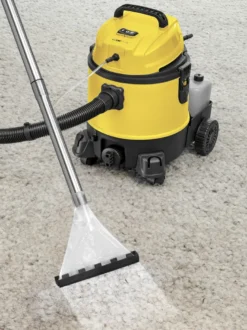 Clatronic® Nass Trockensauger Inkl. Gebläs- U. Shampoo-Funktion, Staubsauger Mit 2-fach Filtersystem, 20L Tankvolumen, Perfekt Als Polsterreiniger O. Teppichreiniger, 1200W - BSS 1309