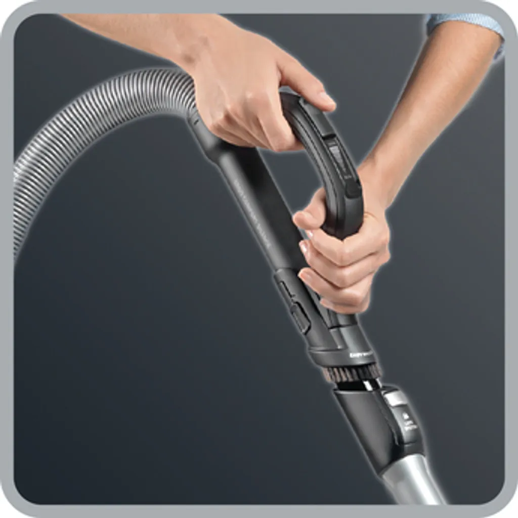 Rowenta RO7473 Silence Force Allergy+ Bodenstaubsauger Mit Beutel (große Staubbeutelkapazität: 4,5 Liter, Extrem Leise, Hocheffiziente Bodendüse, Langlebiger EffiTech-Motor) Schwarz/rot 10 Rowenta RO7473 Silence Force Allergy+ Bodenstaubsauger Mit Beutel (große Staubbeutelkapazität: 4,5 Liter, Extrem Leise, Hocheffiziente Bodendüse, Langlebiger EffiTech-Motor) Schwarz/rot – Bild 8