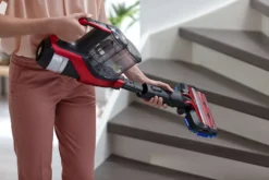 Philips SpeedPro Max 2-in-1 Kabelloser Staubsauger, 360°-Saugdüse, 25.2 V, 65 Min. Akku Laufzeit, Rot (XC7042/01) -Rein Blitz Geschaft c25401d81bb28fe8107620e658379e05