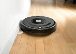 IRobot Roomba 676, Lithium-Ion (Li-Ion), 60 Min - 2 H, 0,6 L, Rund, Schwarz -Rein Blitz Geschaft d1fa0b1995d1345f03c66cf226bf5243